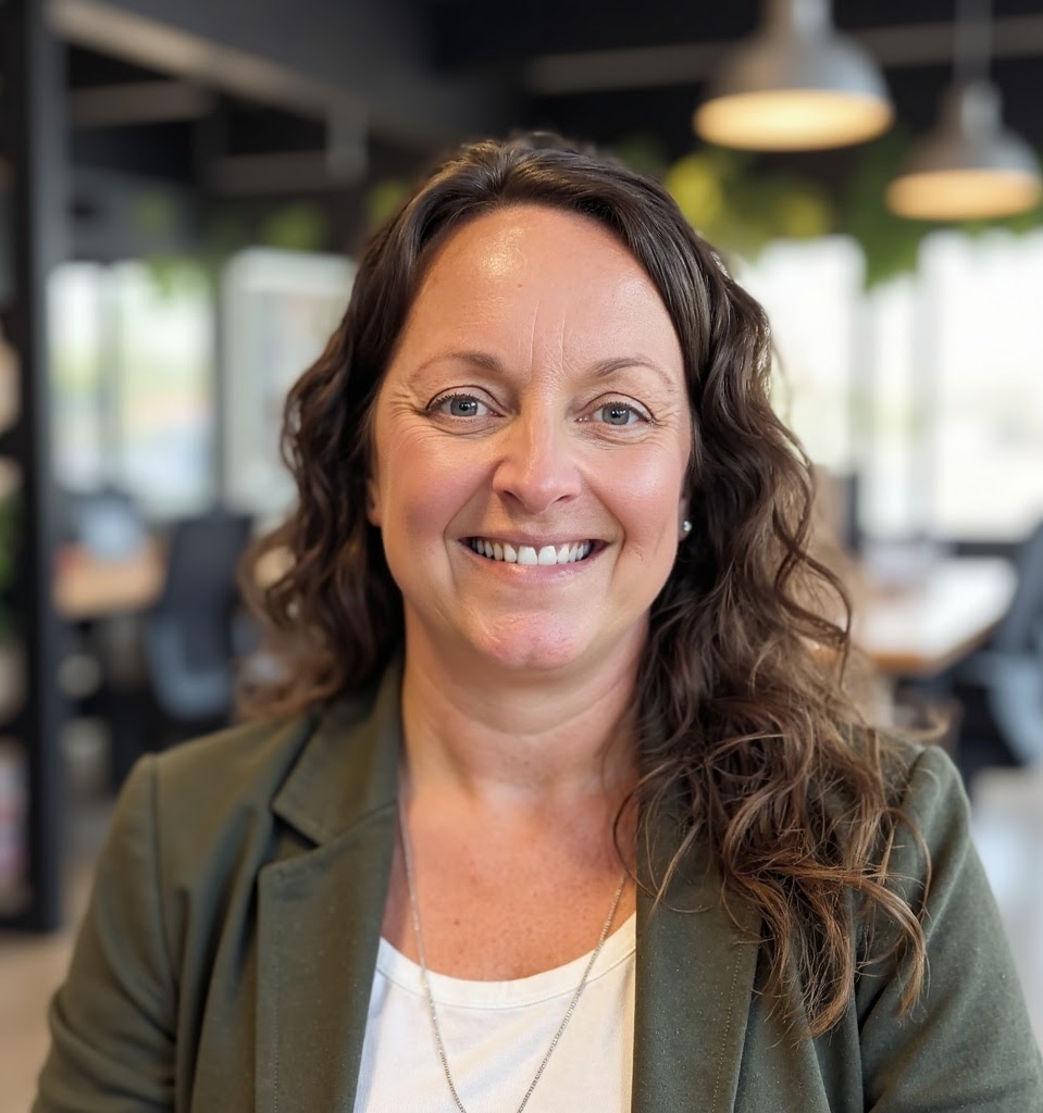 Amanda Hahn, Vice-President